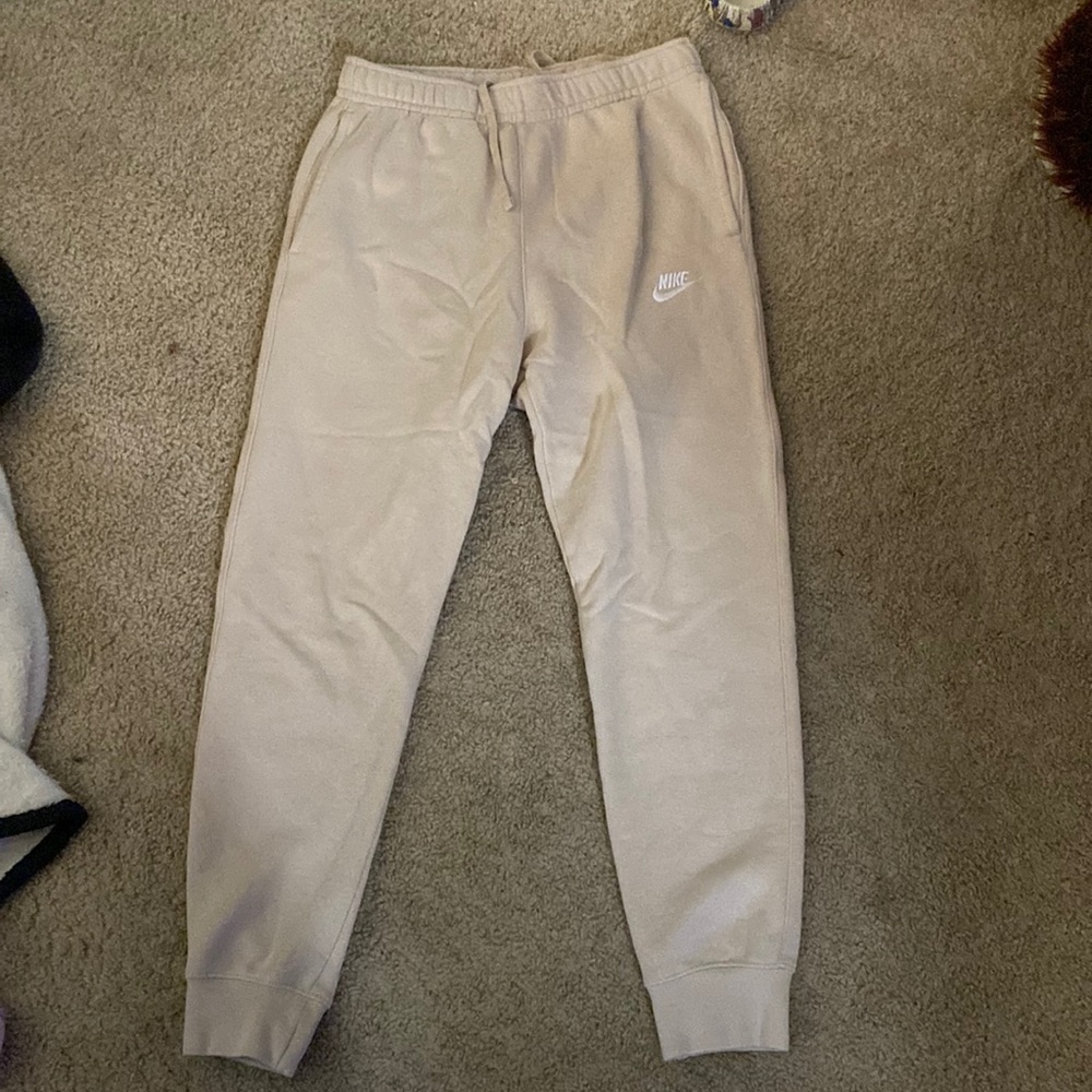 Tan nike joggers make offers